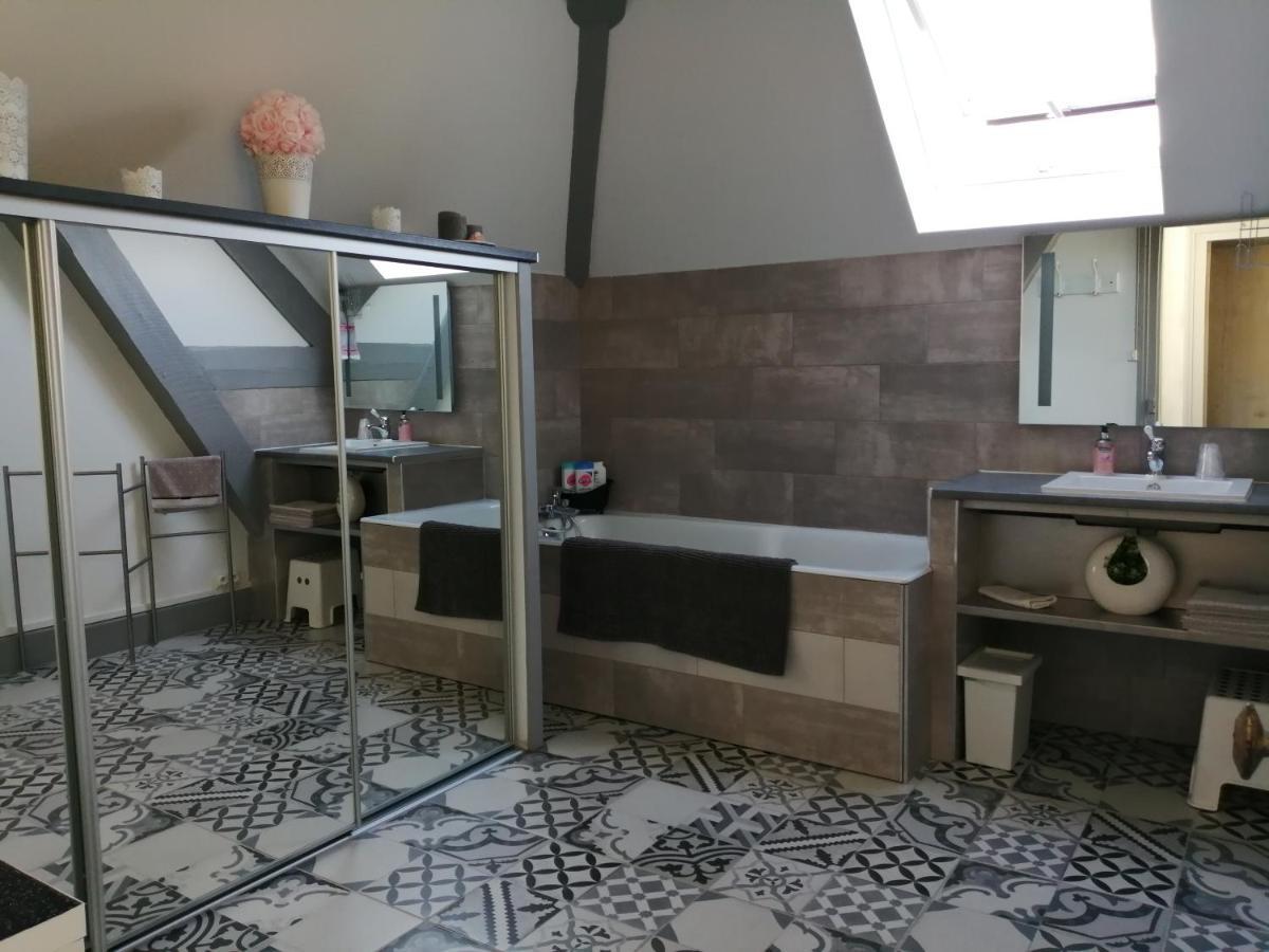 Ecole De La Route Bleue Bed & Breakfast Moiry Bagian luar foto